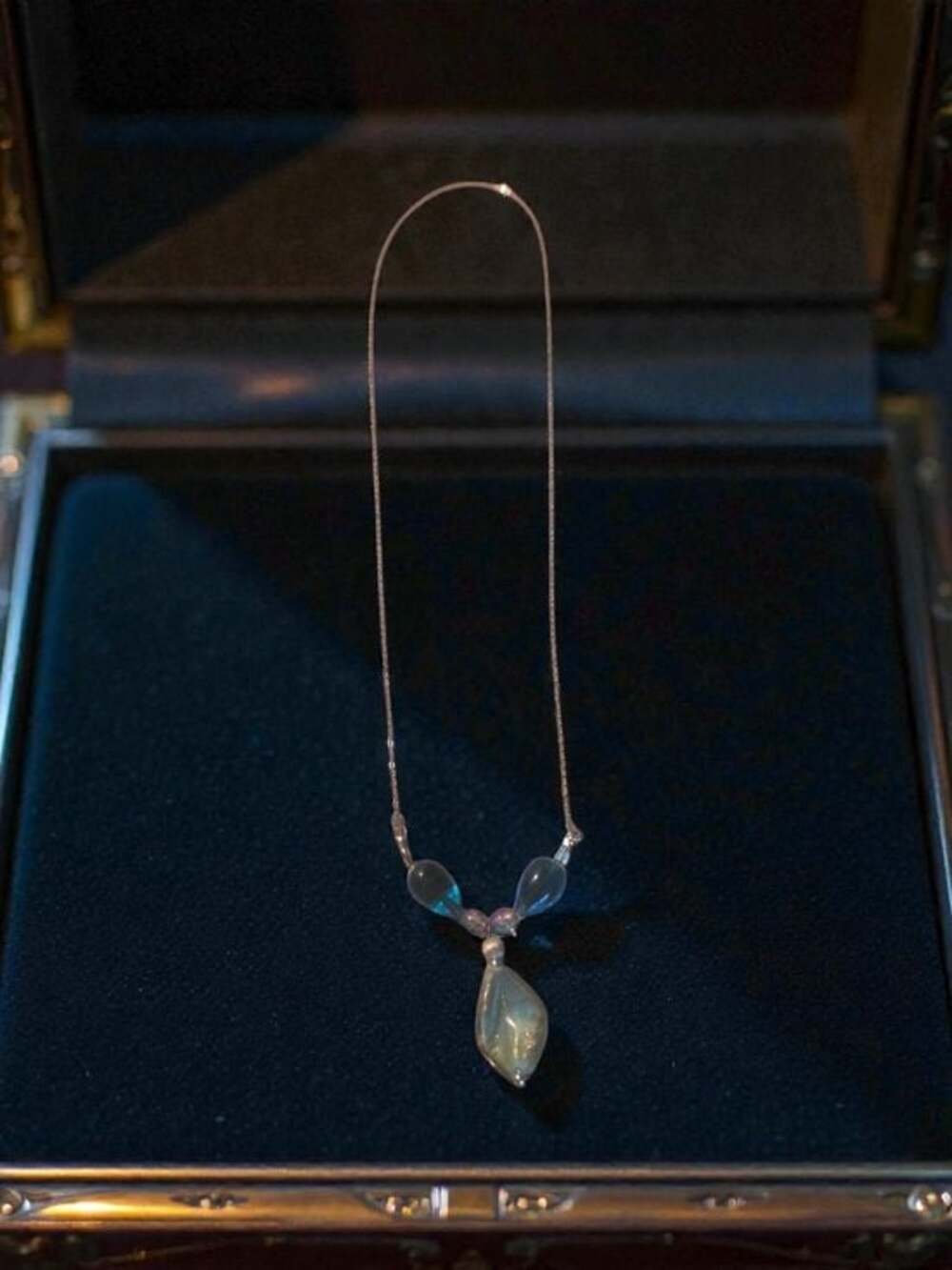 Artisan Murano Style Blue Teardrop Glass Pendant Necklace Silver Tone